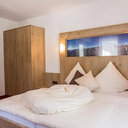 Holzknecht ゲストハウス