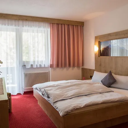 ゲストハウス Holzknecht